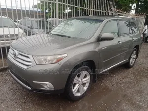 Toyota Highlander Limited 3.5l 4WD 2013 Ivory
