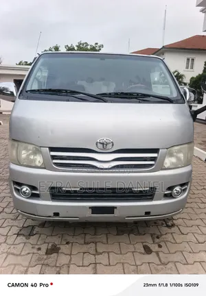 Toyota HiAce 2012 Silver