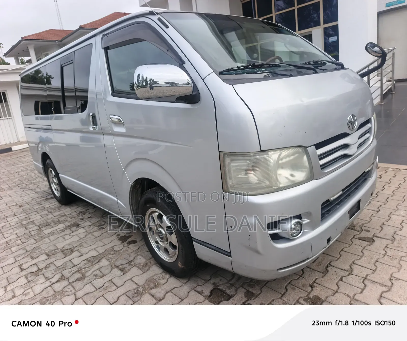 Toyota HiAce 2012 Silver