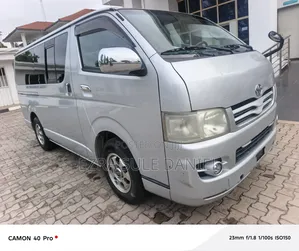 Toyota HiAce 2012 Silver