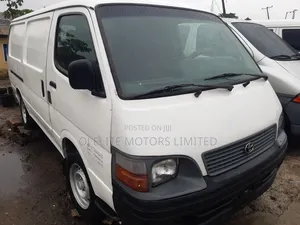 Toyota HiAce 1990 White