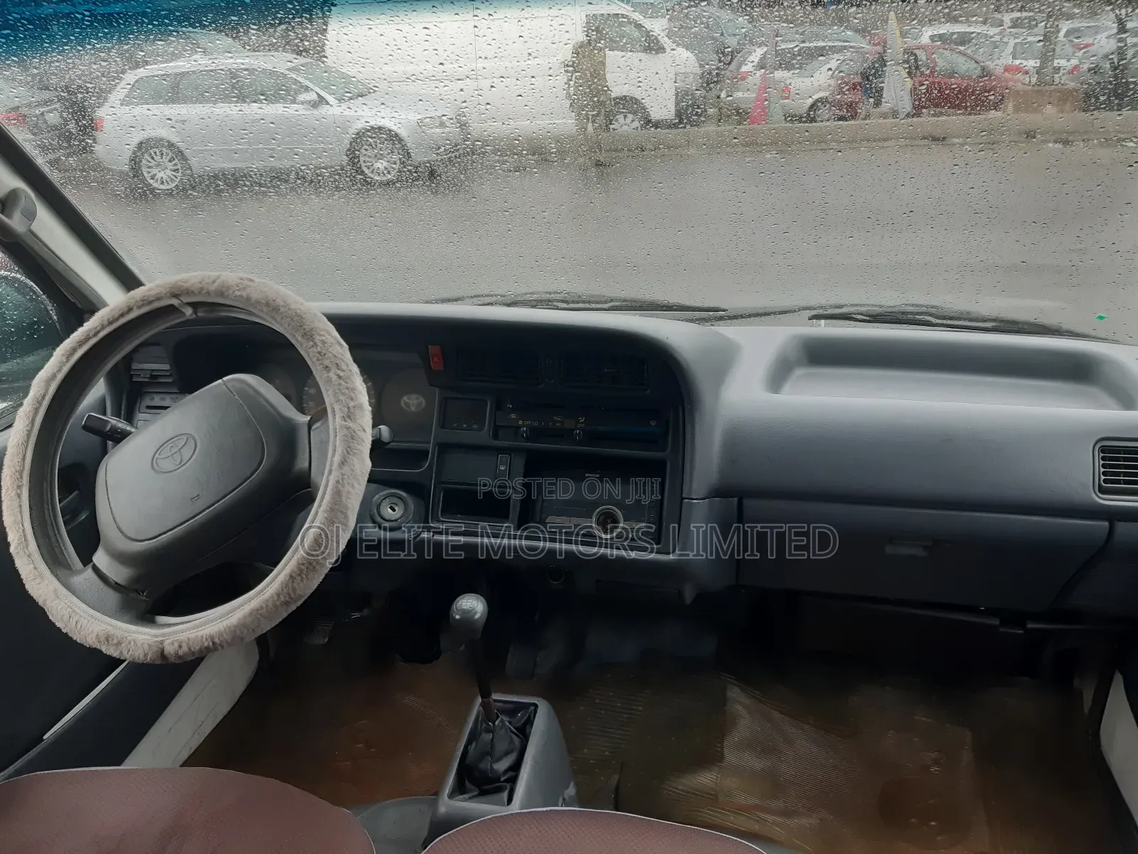 Toyota HiAce 1990 White