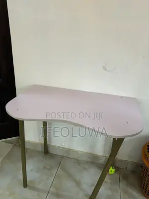 Asymmetrical Work Table (White)