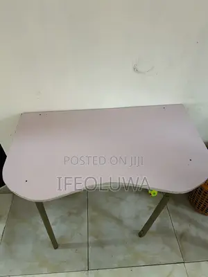 Asymmetrical Work Table (White)