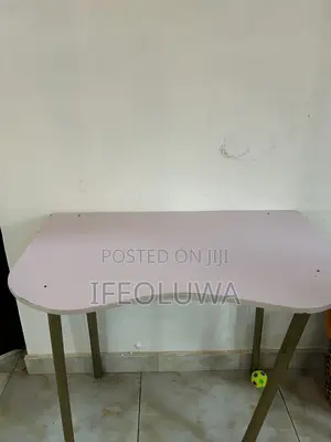 Asymmetrical Work Table (White)
