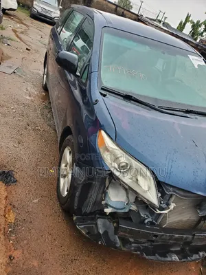 Toyota Sienna 2011 Blue