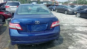 Toyota Camry SE 4dr Sedan (2.5L 4cyl 6A) 2011 Blue