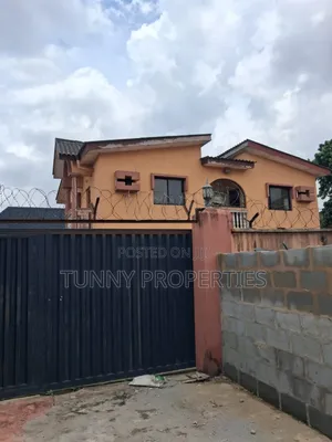 5bdrm Duplex in Akowonjo for sale