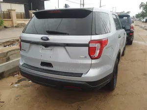 Ford Explorer 2018 Silver