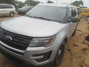 Ford Explorer 2018 Silver