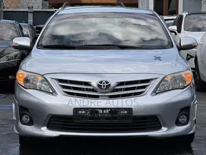 Toyota Corolla 2011 Silver