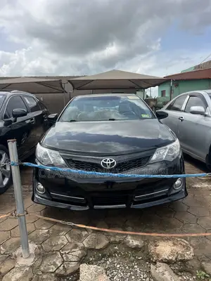 Toyota Camry SE 4dr Sedan (2.5L 4cyl 6A) 2013 Black