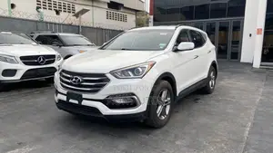 Hyundai Santa Fe SE AWD 2017 White