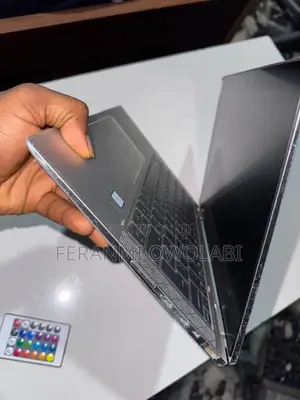 Laptop HP EliteBook 1030 16GB Intel Core i5 SSD 512GB