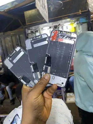 iPhone 11 Follow Come Screens
