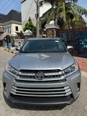 Toyota Highlander XLE 2019 Silver