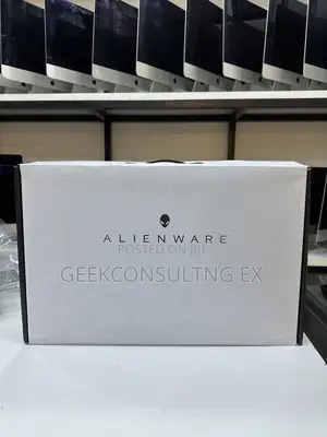 Laptop Alienware M16 R1 32GB AMD Ryzen 9 SSD 1T