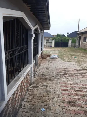 1bdrm Room & Parlour in Agbor Road Bypass Benin City for rent