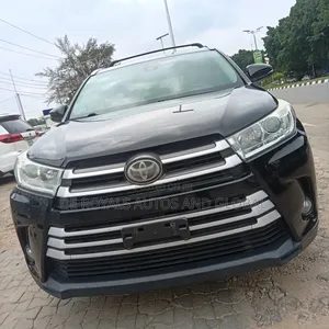 Toyota Highlander XLE 4x2 V6 (3.5L 6cyl 8A) 2018 Black