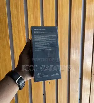 New Samsung Galaxy S20 128 GB Blue