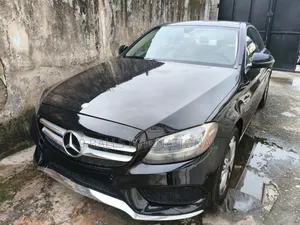 Mercedes-Benz C300 2016 Black