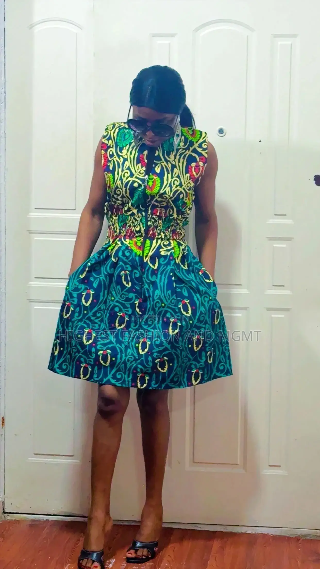 Short Zipped-Down Gown With Pocket - Style 473