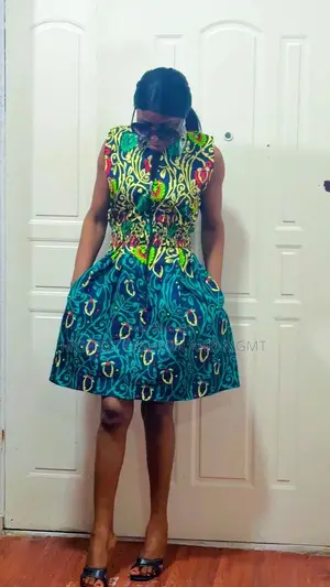 Short Zipped-Down Gown With Pocket - Style 473