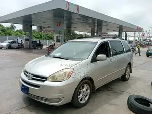 Toyota Sienna 2005 Silver