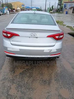 Hyundai Sonata Sport 4dr Sedan (2.4L 4cyl 6A) 2015 Silver