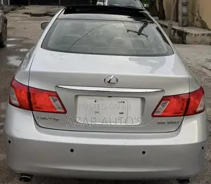 Lexus IS 2009 Red