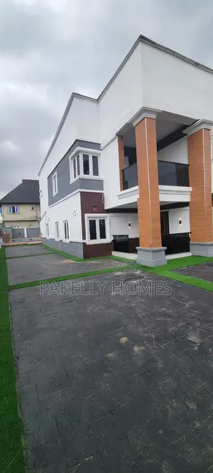6 Bedroom Modern Duplex