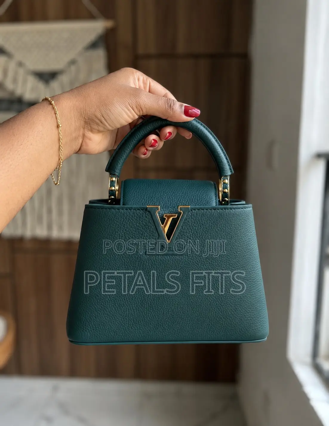Handbag ()