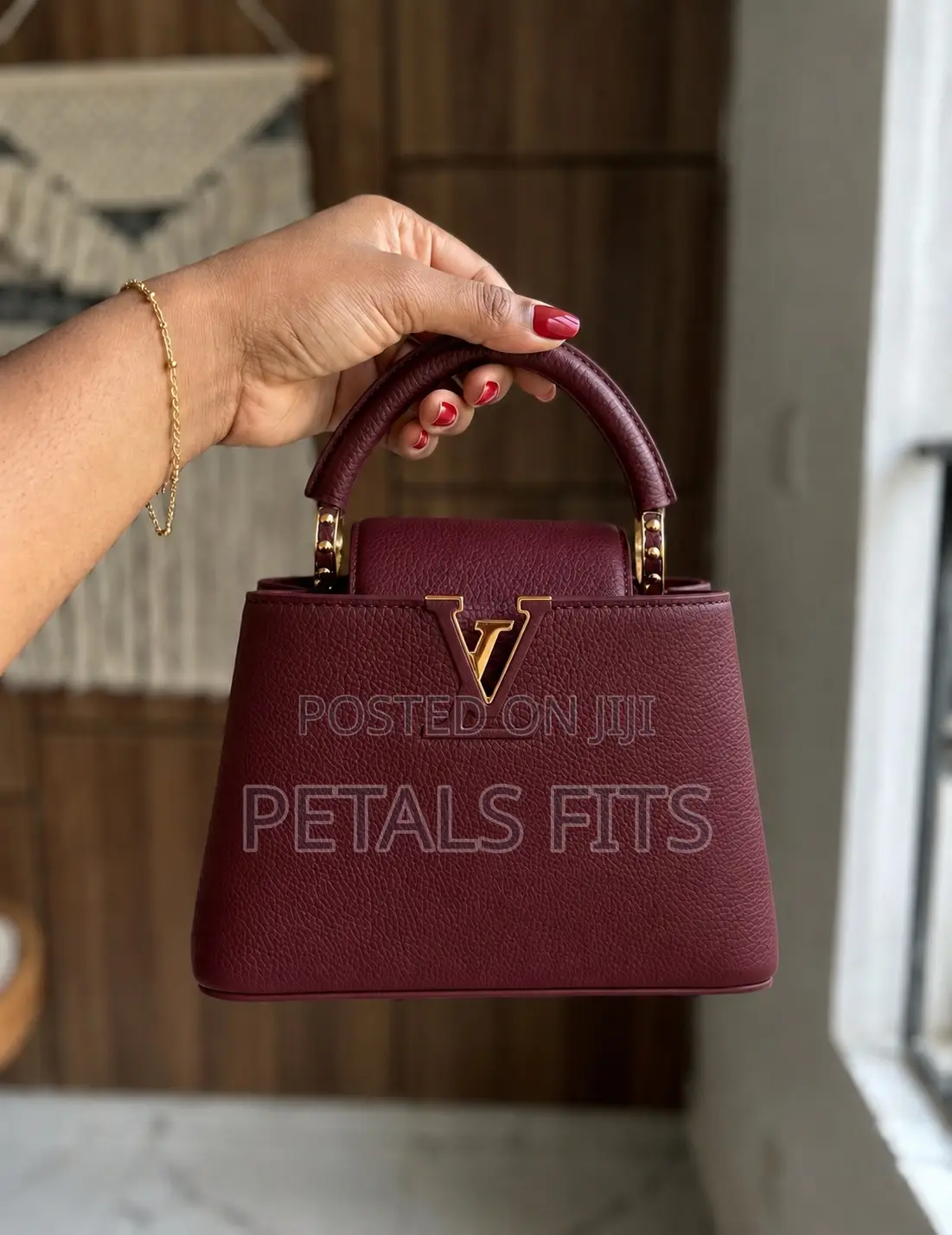 Handbag ()