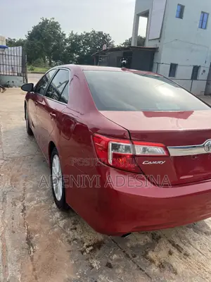 Toyota Camry XLE V6 4dr Sedan (3.5L 6cyl 6A) 2012 Red