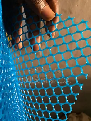1.5m X 30m Heavy Duty Plastic Mesh Fence Roll For Poultry Garden