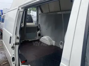 Volkswagen Transporter 2000 White