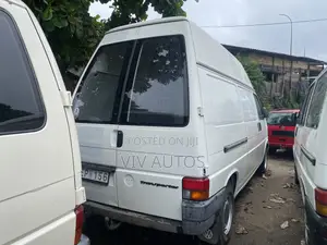 Volkswagen Transporter 2000 White