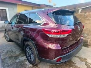 Toyota Highlander XLE 2019 Red