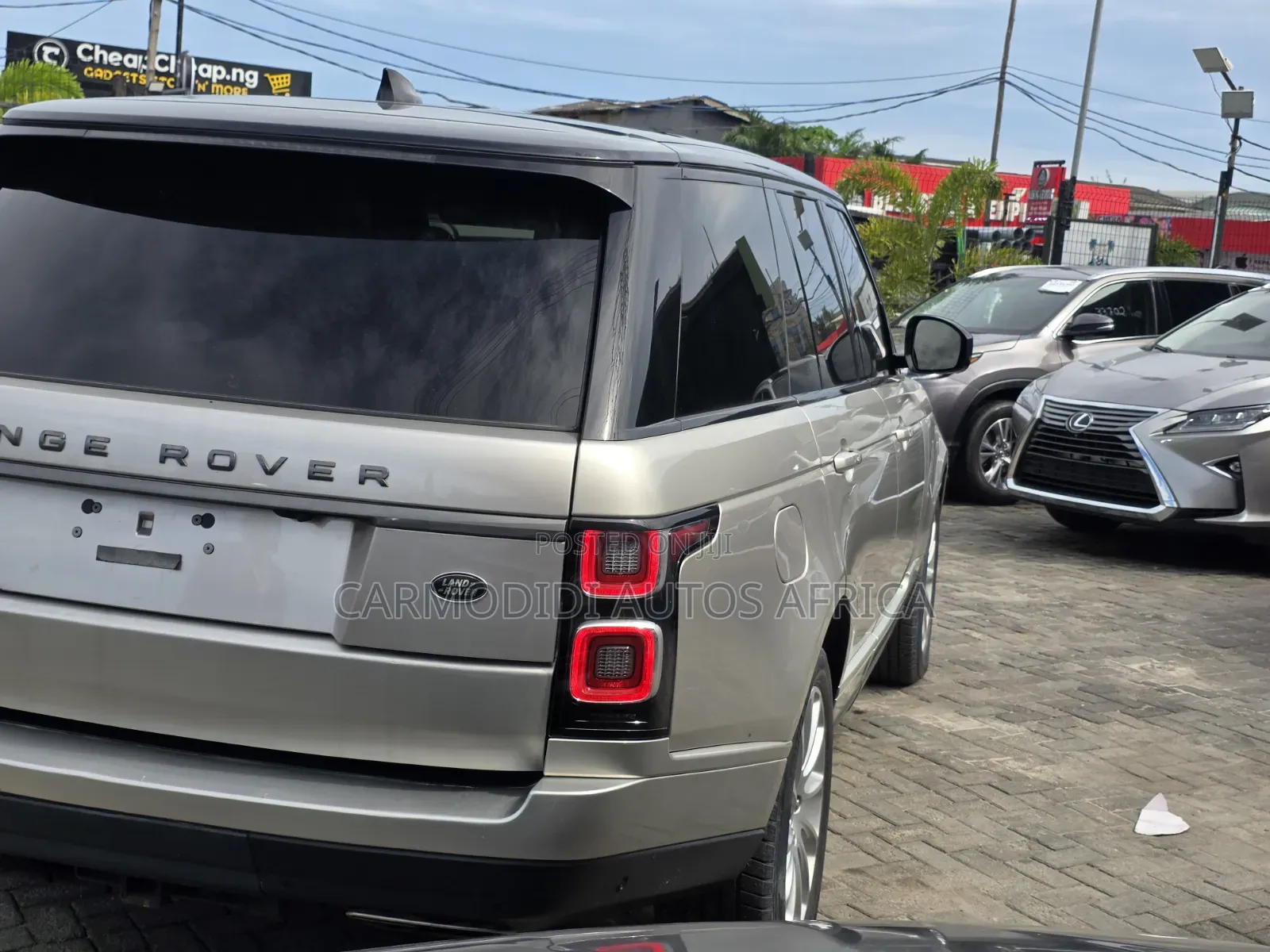 Land Rover Range Rover Vogue 2020 Gold