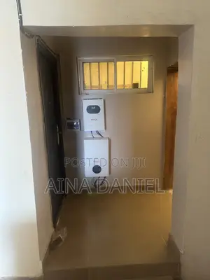 6.2kva Inverter, 5kva Lithium Battery, 5 600watts Solar Panel