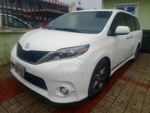Toyota Sienna 2015 White