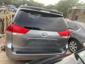 Toyota Sienna 2014 Gray