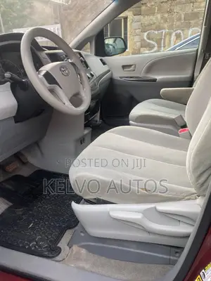 Toyota Sienna 2013 Brown