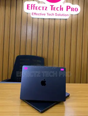 Apple MacBook Pro 2023 M3 Pro 14-inch 18GB Apple M3 Pro SSD 512GB