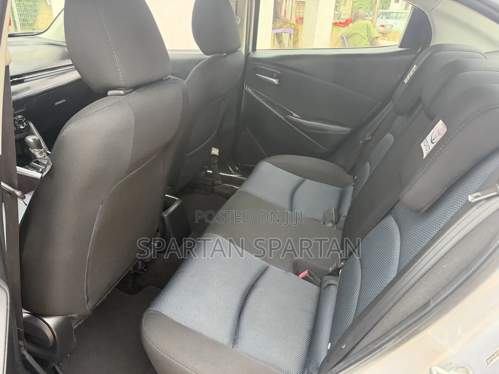 Toyota Yaris 2018 Silver