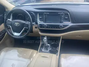 Toyota Highlander Limited Platinum V6 4x2 (3.5L 6cyl 6A) 2016 Gray