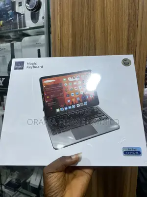 Magic Keyboard Case for iPad Pro 13” M4 (2024)