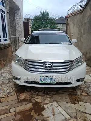 Toyota Avalon Limited Sedan FWD (3.5L 6cyl 6A) 2011 White