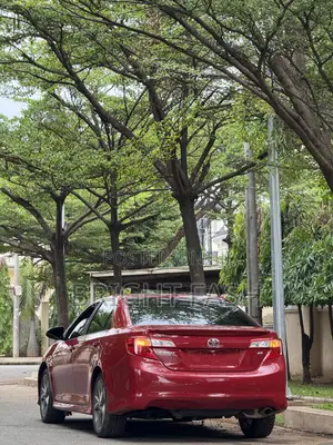 Toyota Camry SE 4dr Sedan (2.5L 4cyl 6A) 2013 Red
