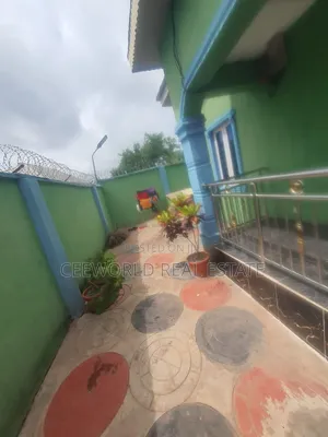 3bdrm Bungalow in Moganna Estate Elebu, Akala Express for rent